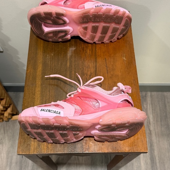 Balenciaga Track Clear Sole Sneaker in Pink, 39 - Picture 7 of 7